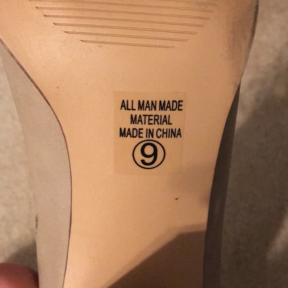 Heels - Picture 3 of 3